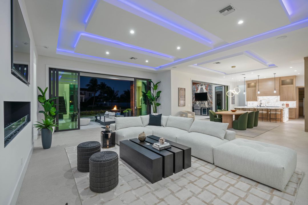 For Sale: $12,250,000 (5 beds, 6 baths, 7210 Square Feet)