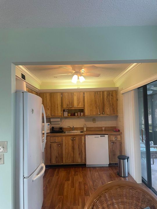 В аренду: $1,800 (2 спален, 2 ванн, 910 Квадратных фут)