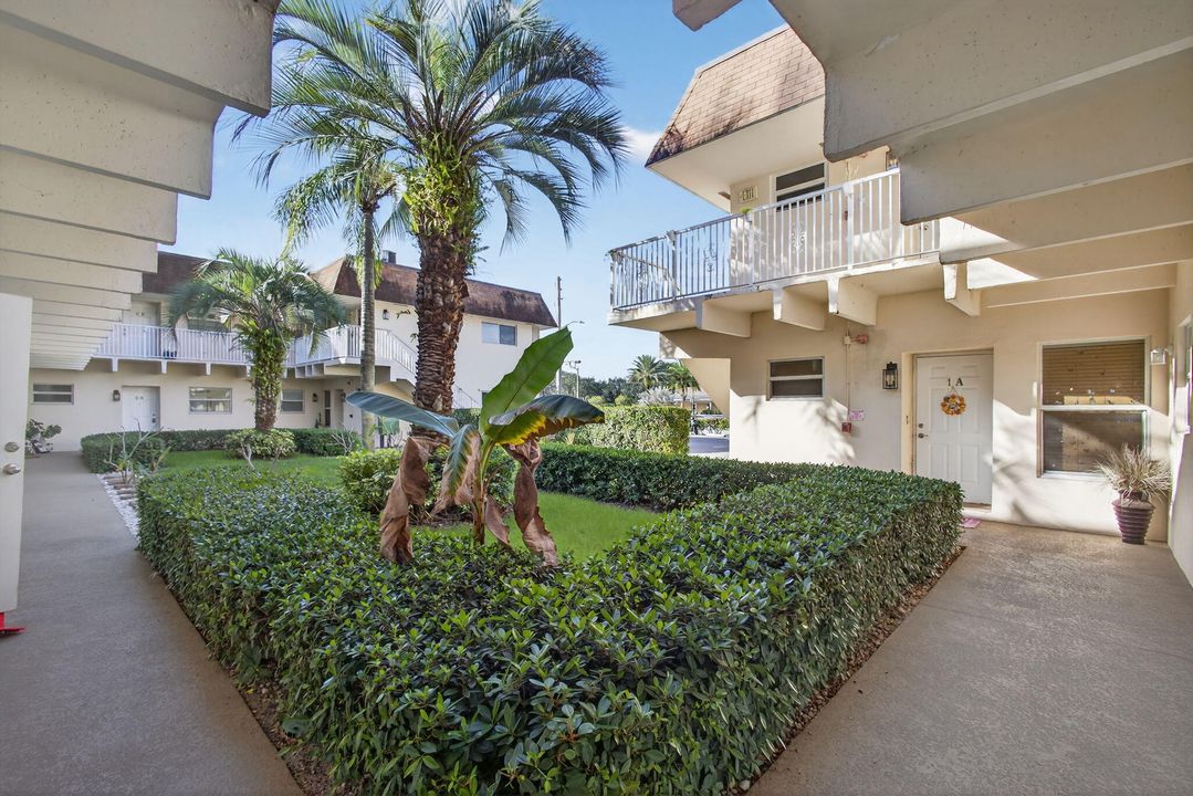 For Sale: $189,000 (2 beds, 2 baths, 1025 Square Feet)