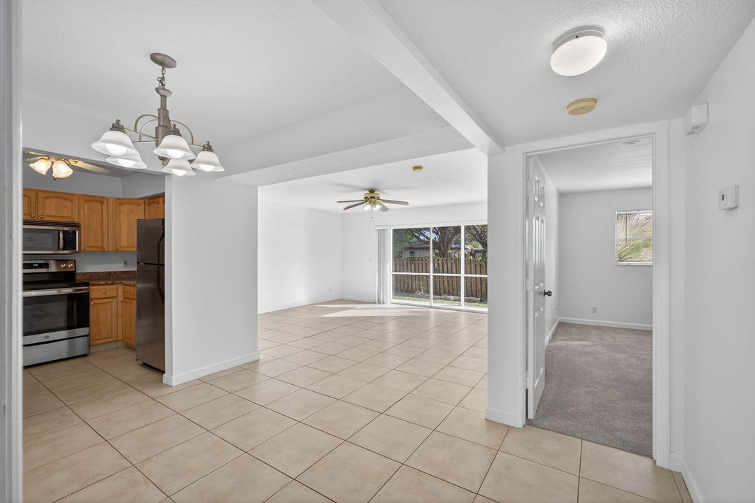 For Sale: $189,000 (2 beds, 2 baths, 1025 Square Feet)