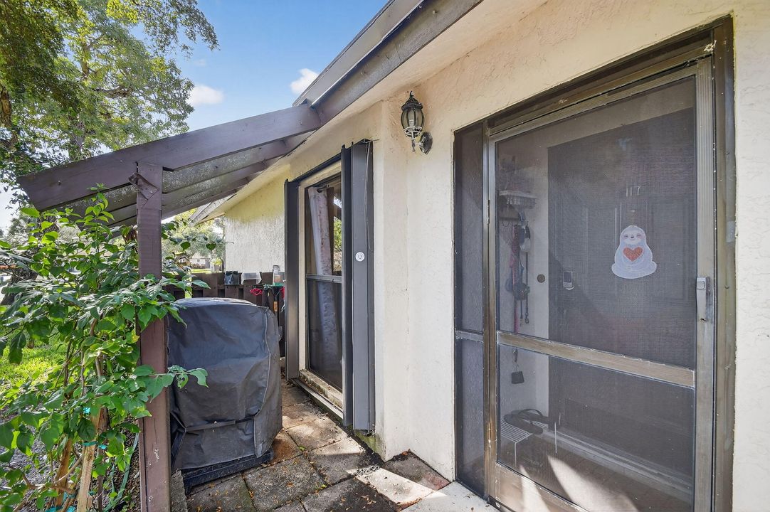 For Sale: $289,118 (3 beds, 2 baths, 1187 Square Feet)