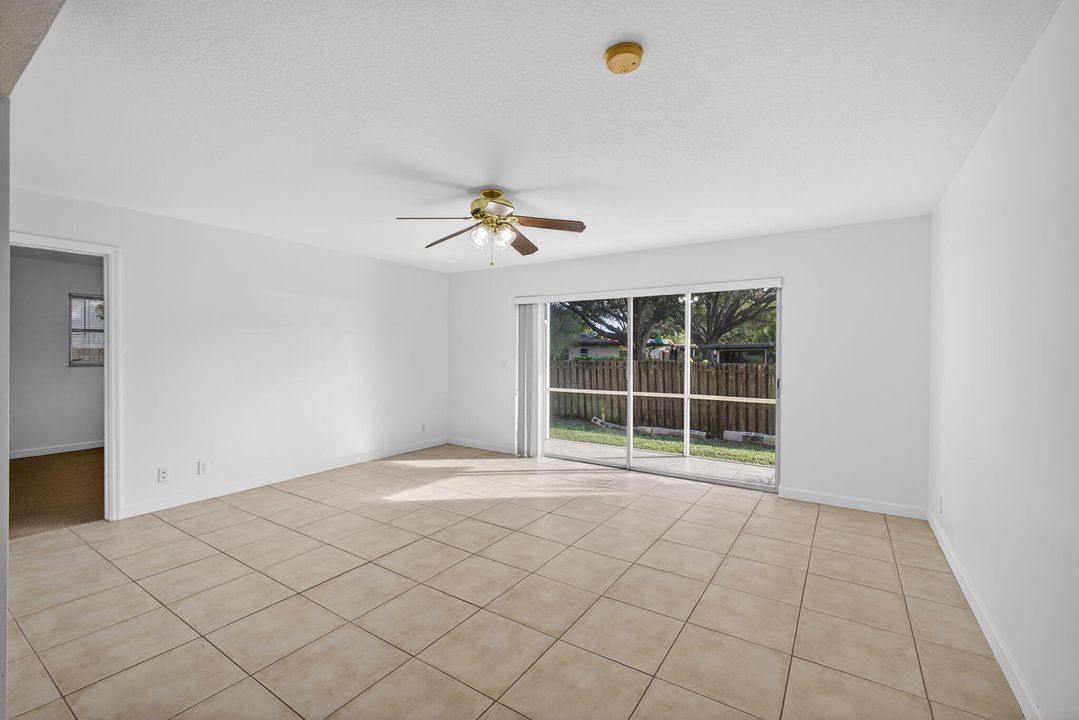 For Sale: $189,000 (2 beds, 2 baths, 1025 Square Feet)