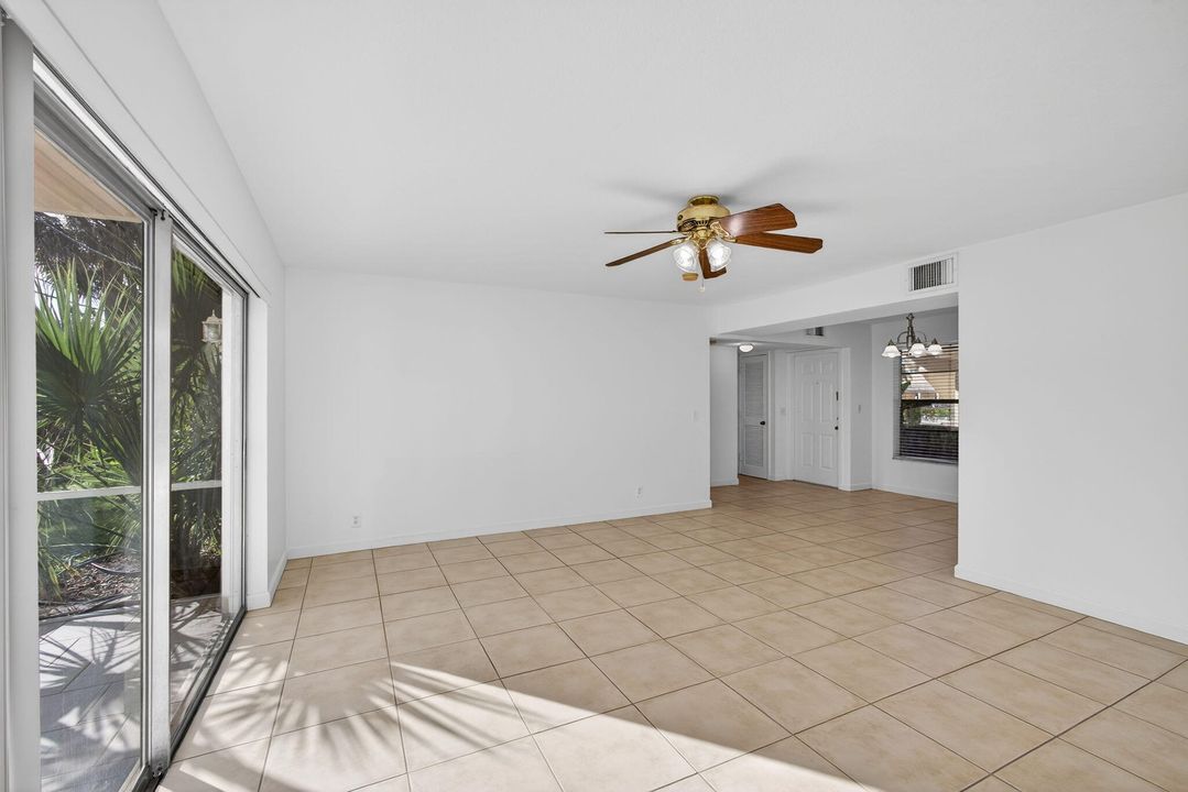 For Sale: $189,000 (2 beds, 2 baths, 1025 Square Feet)