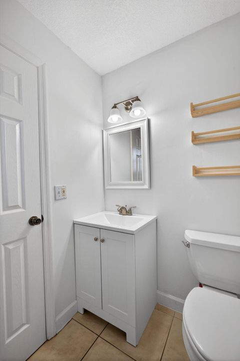 For Sale: $189,000 (2 beds, 2 baths, 1025 Square Feet)