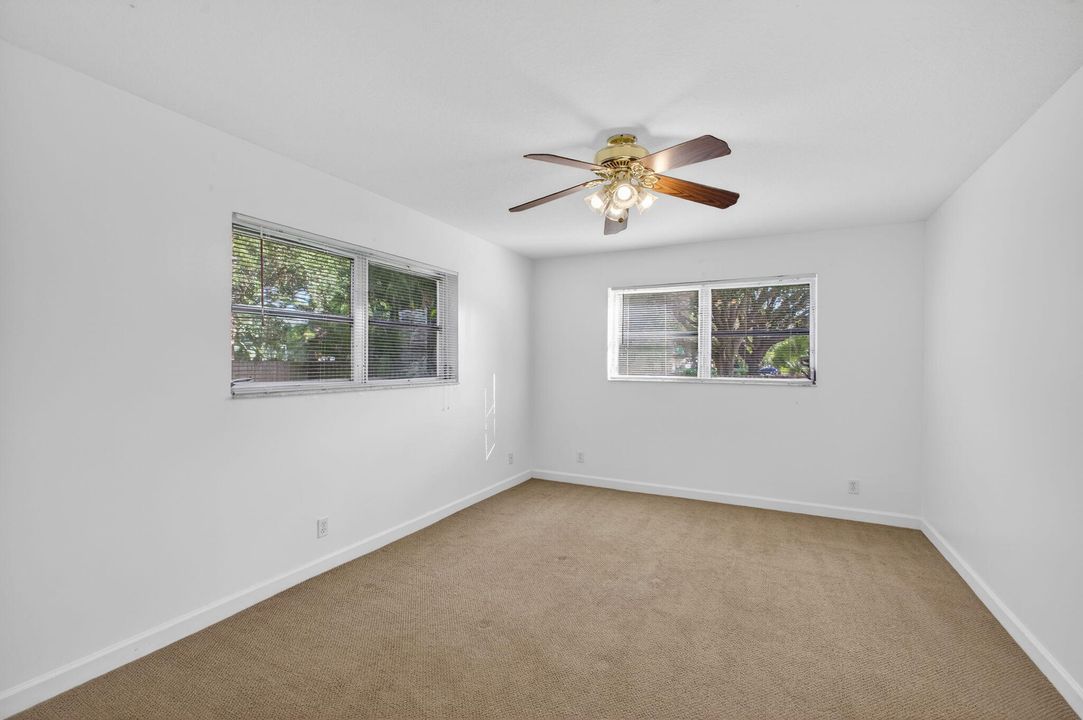 For Sale: $189,000 (2 beds, 2 baths, 1025 Square Feet)