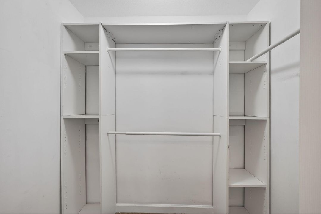 For Sale: $189,000 (2 beds, 2 baths, 1025 Square Feet)