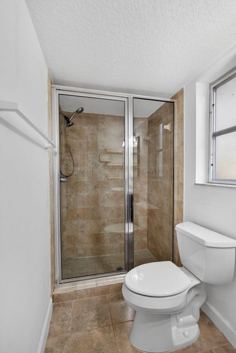 For Sale: $189,000 (2 beds, 2 baths, 1025 Square Feet)