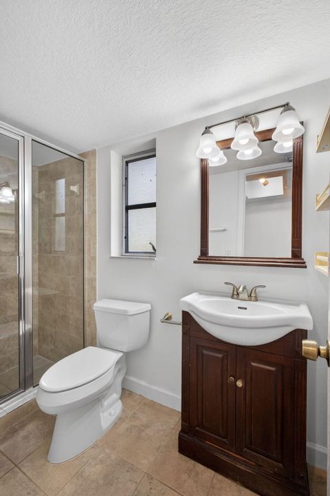 For Sale: $189,000 (2 beds, 2 baths, 1025 Square Feet)