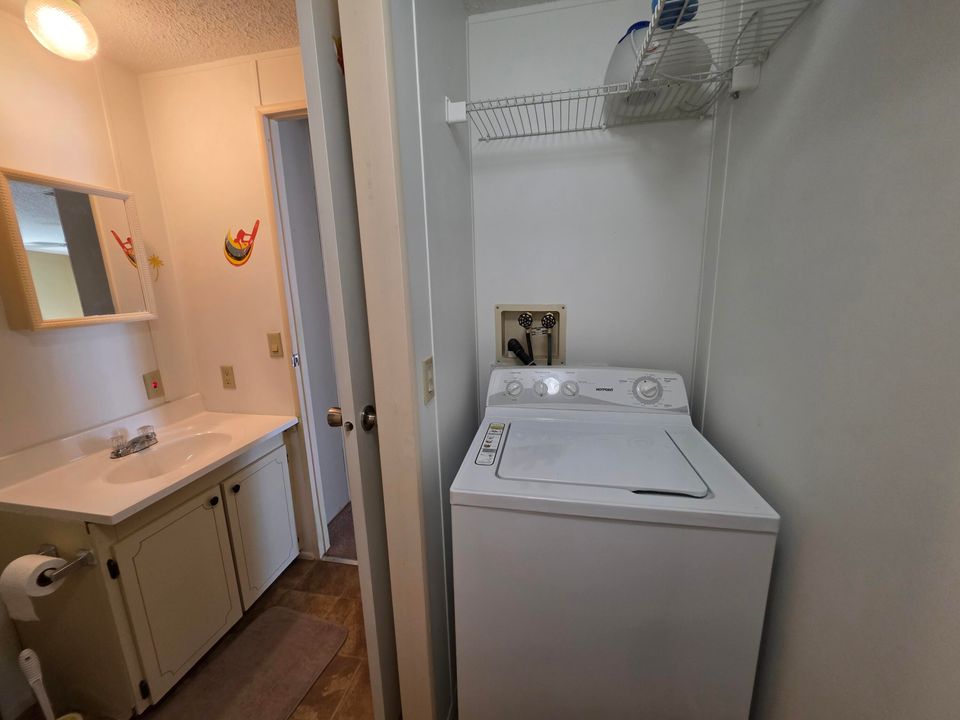 待售: $59,999 (2 贝兹, 2 浴室, 1280 平方英尺)