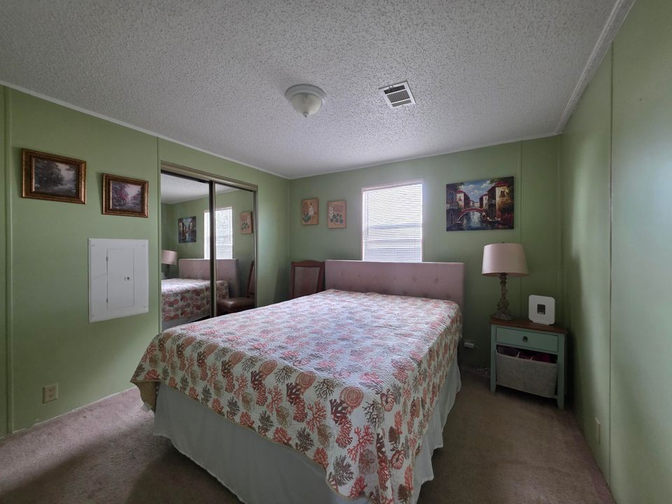 待售: $59,999 (2 贝兹, 2 浴室, 1280 平方英尺)