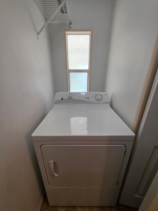 待售: $59,999 (2 贝兹, 2 浴室, 1280 平方英尺)