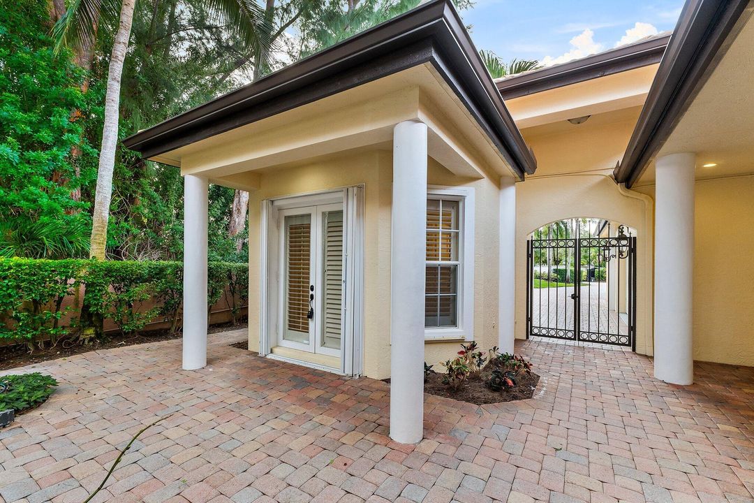 出租: $19,000 (4 贝兹, 4 浴室, 3647 平方英尺)