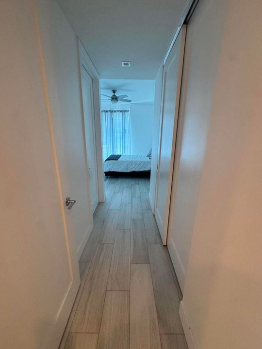 For Sale: $385,000 (1 beds, 1 baths, 1031 Square Feet)