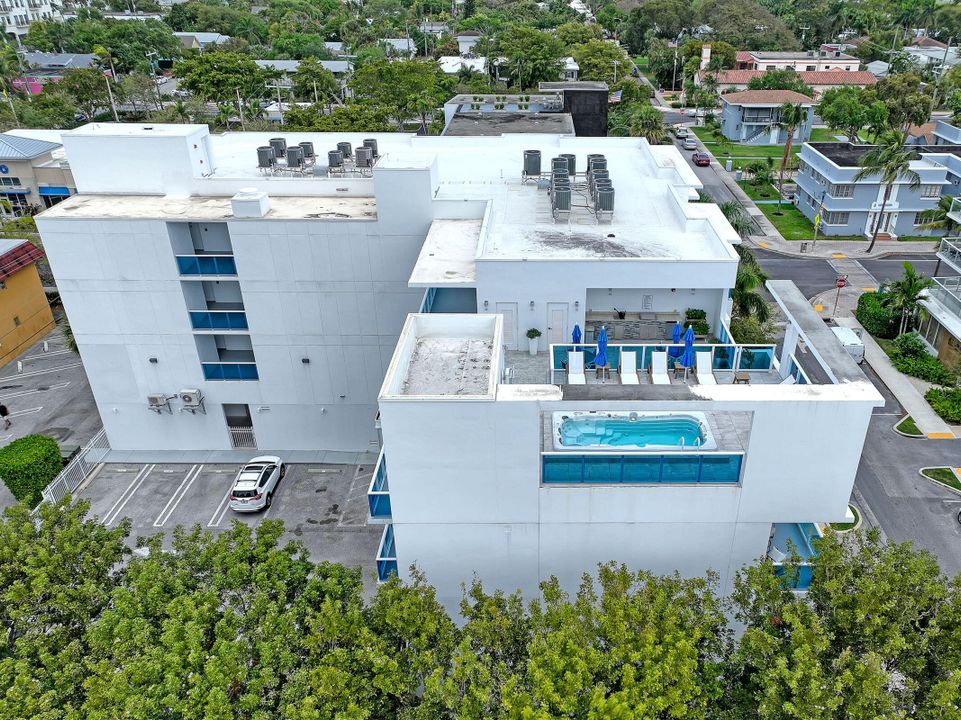 For Sale: $385,000 (1 beds, 1 baths, 1031 Square Feet)