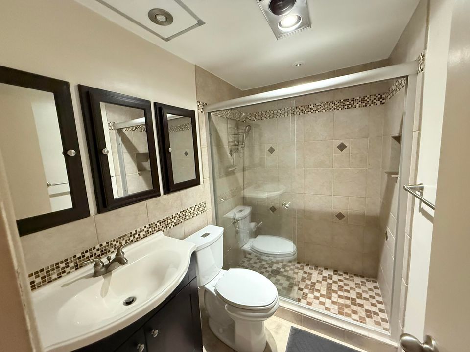 For Sale: $120,000 (1 beds, 1 baths, 640 Square Feet)