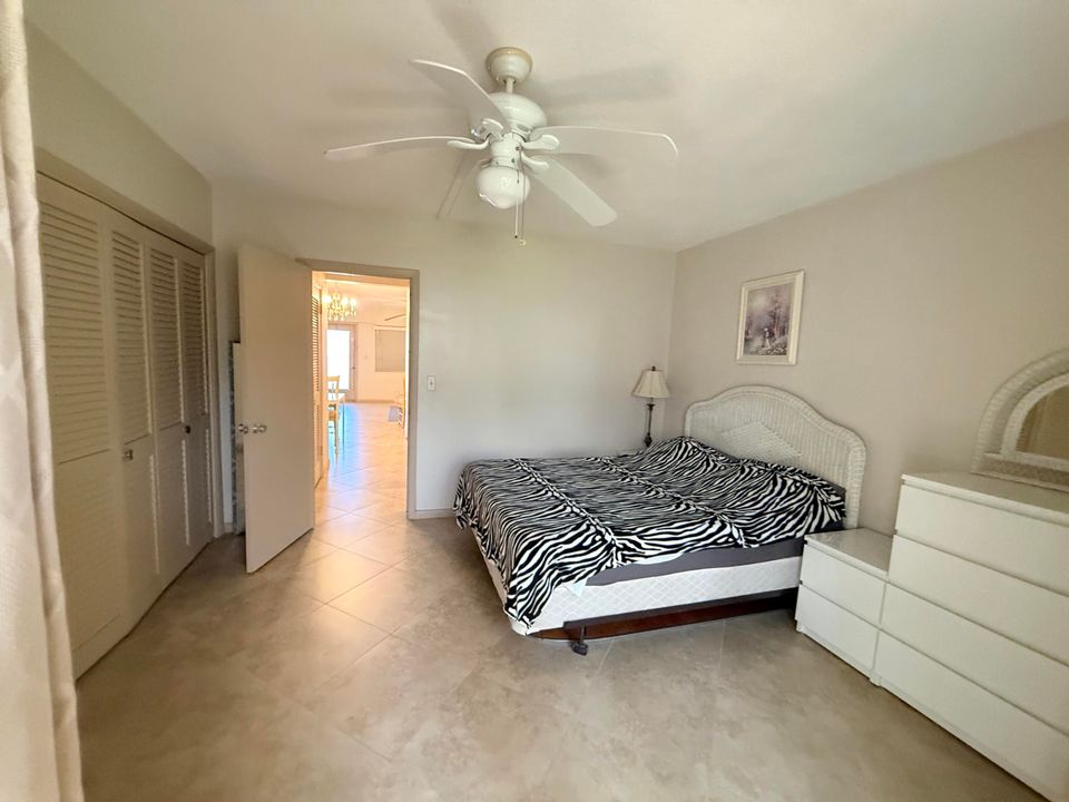 For Sale: $120,000 (1 beds, 1 baths, 640 Square Feet)