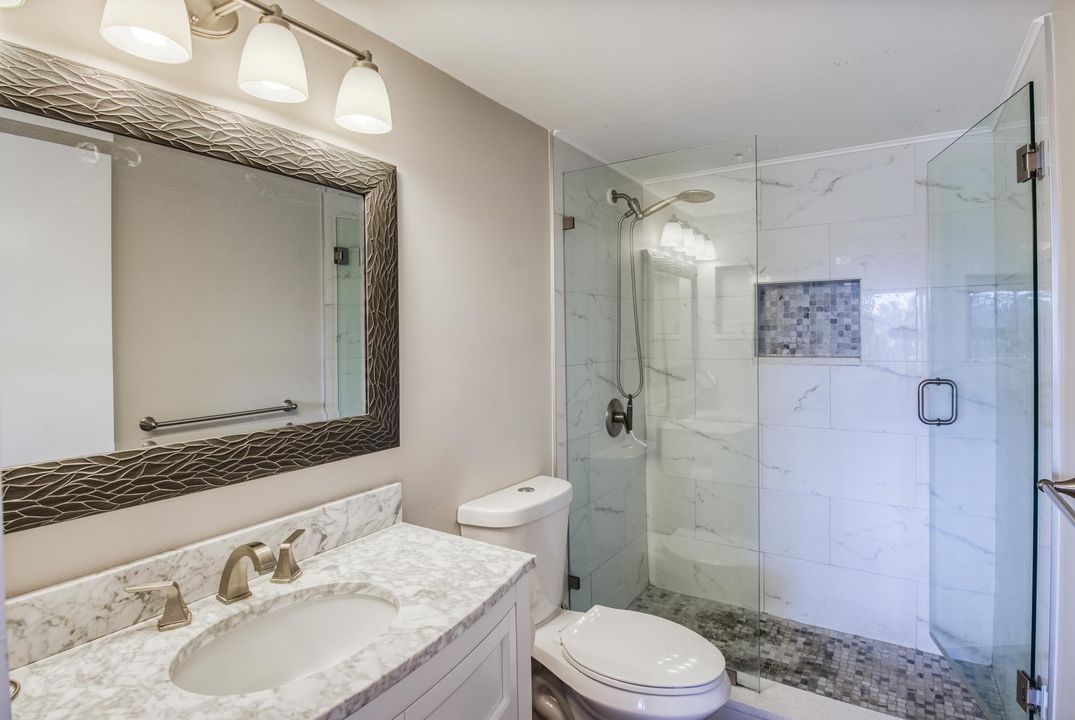 For Rent: $2,000 (2 beds, 1 baths, 910 Square Feet)