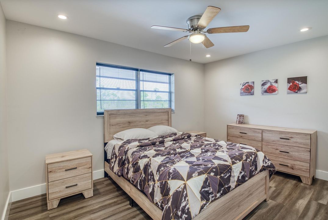 For Rent: $2,000 (2 beds, 1 baths, 910 Square Feet)