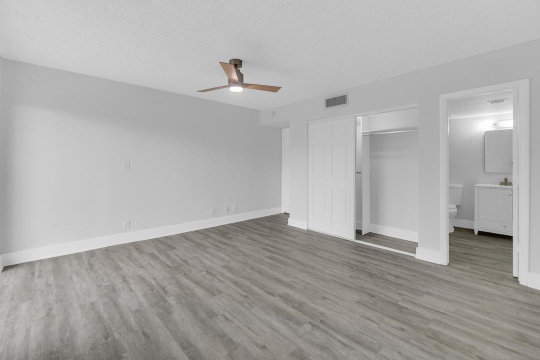 出租: $2,400 (2 贝兹, 2 浴室, 960 平方英尺)