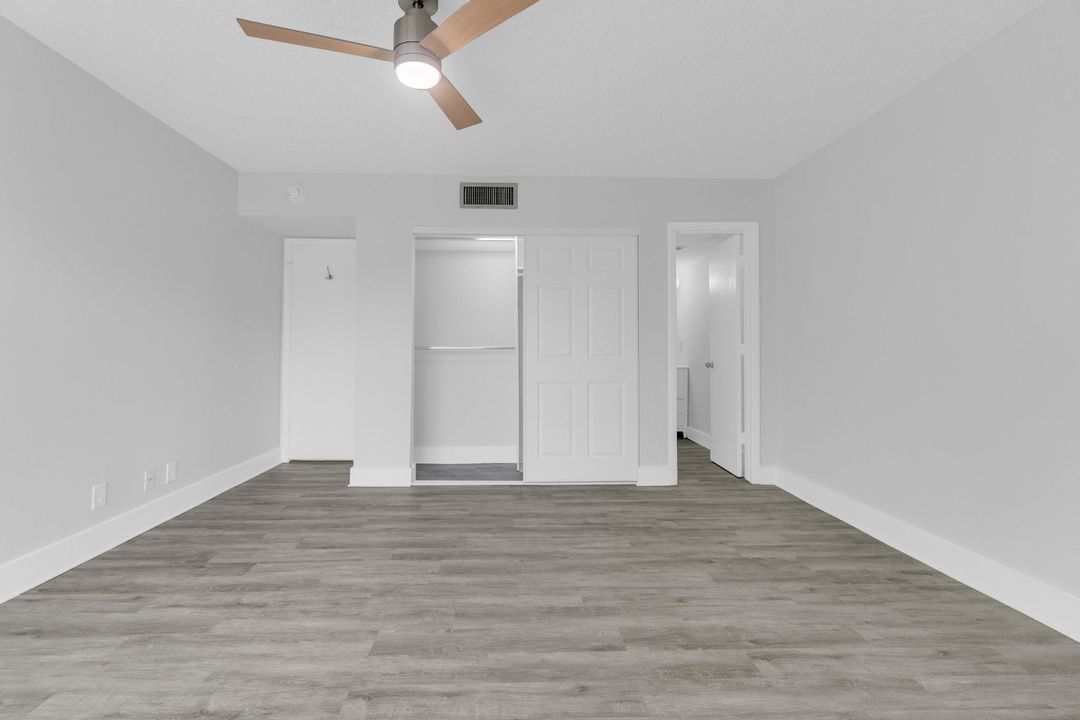 出租: $2,400 (2 贝兹, 2 浴室, 960 平方英尺)