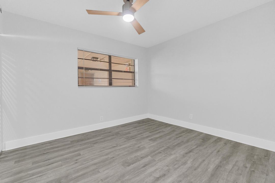 出租: $2,400 (2 贝兹, 2 浴室, 960 平方英尺)