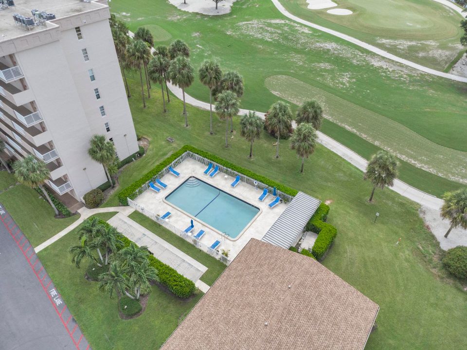 出租: $2,400 (2 贝兹, 2 浴室, 960 平方英尺)