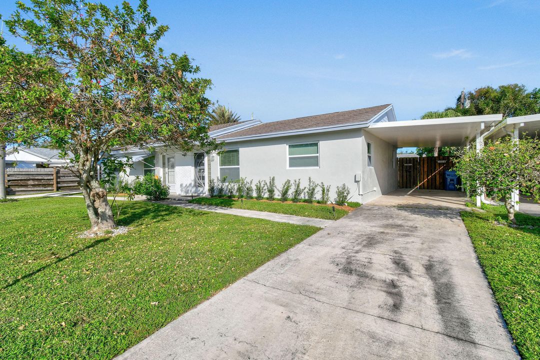 For Rent: $2,900 (2 beds, 2 baths, 783 Square Feet)