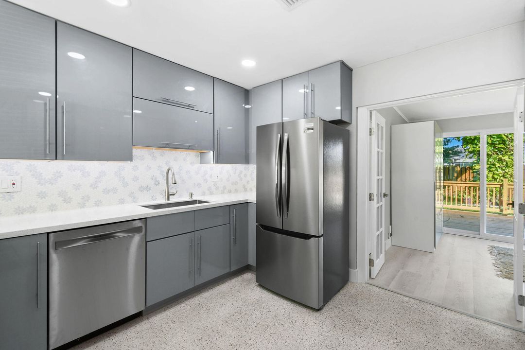 For Rent: $2,900 (2 beds, 2 baths, 783 Square Feet)