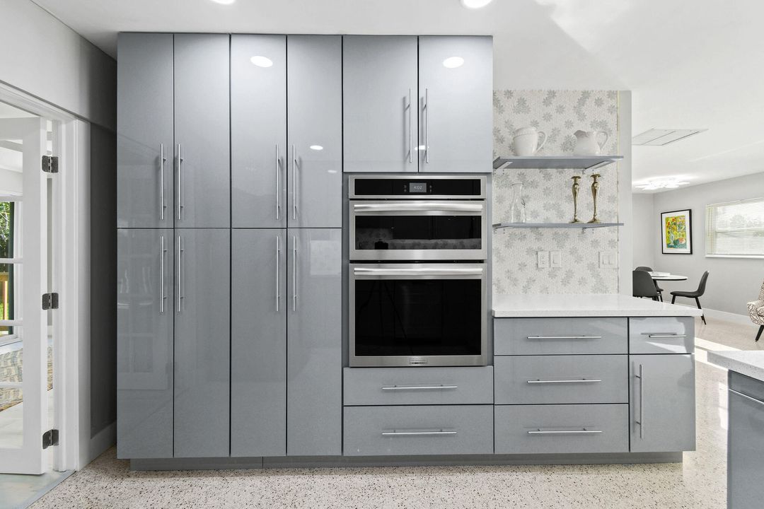 For Rent: $2,900 (2 beds, 2 baths, 783 Square Feet)