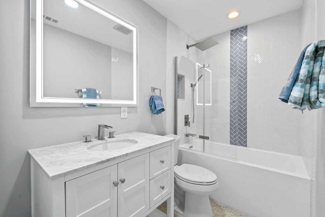 For Rent: $2,900 (2 beds, 2 baths, 783 Square Feet)