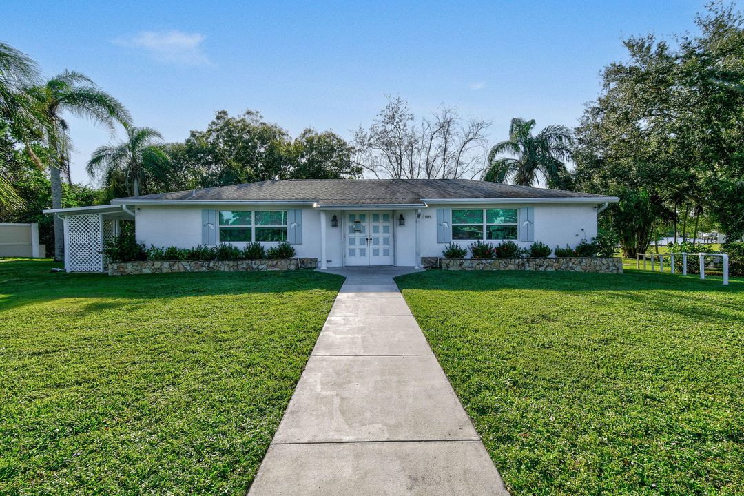 For Rent: $2,900 (2 beds, 2 baths, 783 Square Feet)