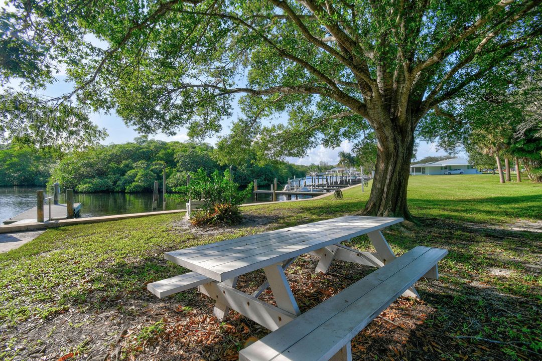 For Rent: $2,900 (2 beds, 2 baths, 783 Square Feet)