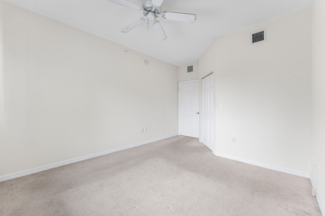 For Rent: $1,900 (1 beds, 1 baths, 819 Square Feet)