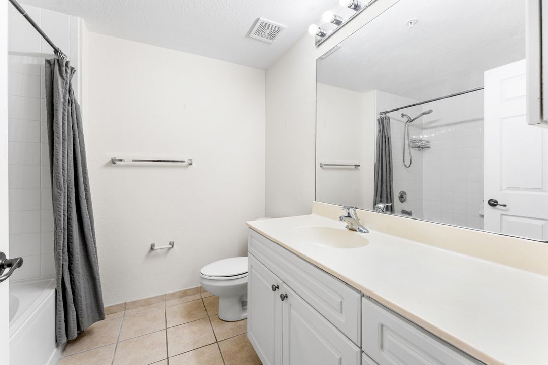 For Rent: $1,900 (1 beds, 1 baths, 819 Square Feet)
