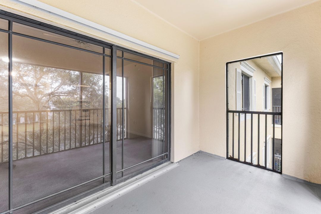 For Rent: $1,900 (1 beds, 1 baths, 819 Square Feet)