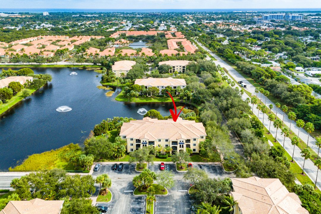 For Rent: $1,900 (1 beds, 1 baths, 819 Square Feet)