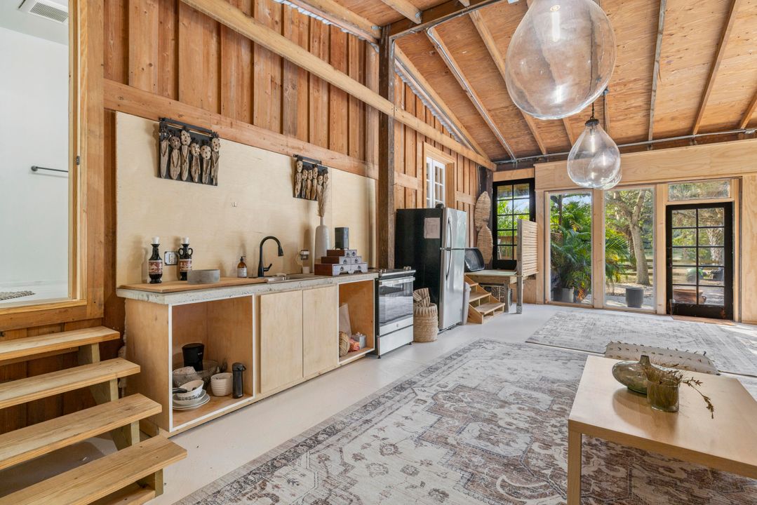 For Sale: $4,549,000 (3 beds, 2 baths, 1842 Square Feet)