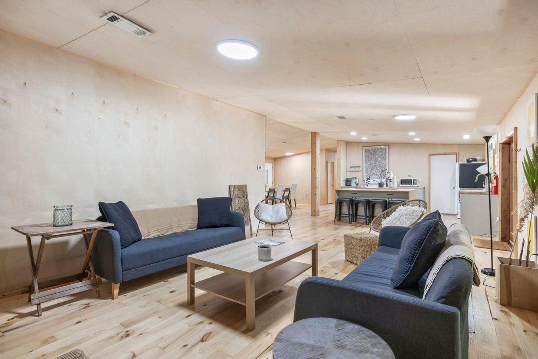 For Sale: $4,549,000 (3 beds, 2 baths, 1842 Square Feet)