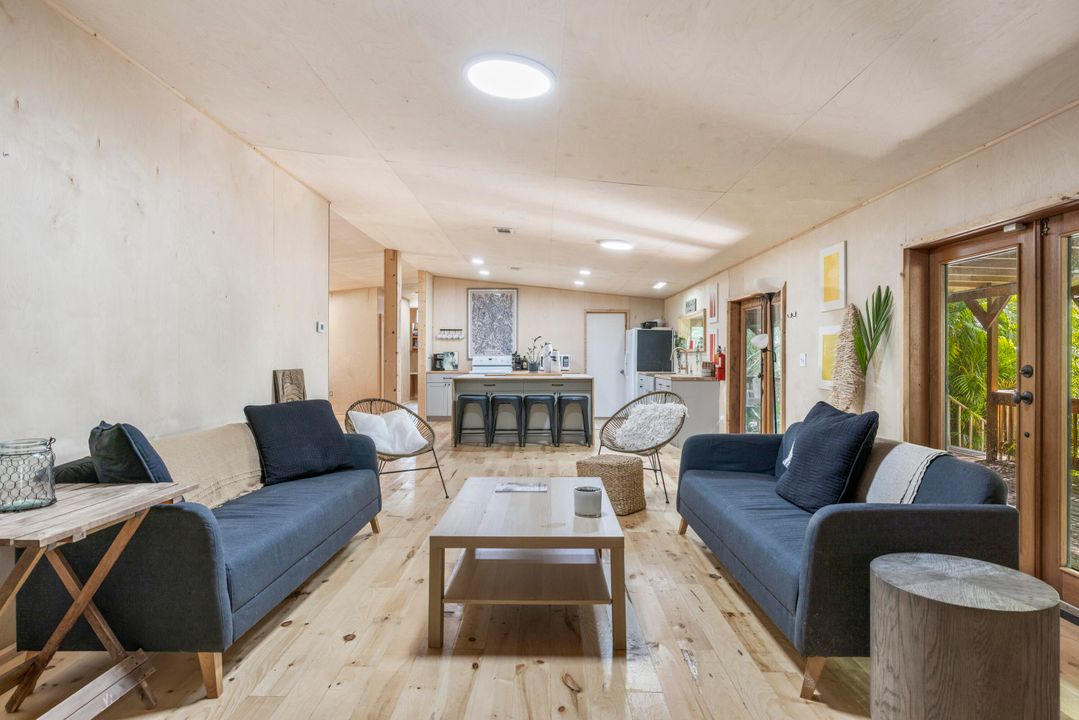 For Sale: $4,549,000 (3 beds, 2 baths, 1842 Square Feet)