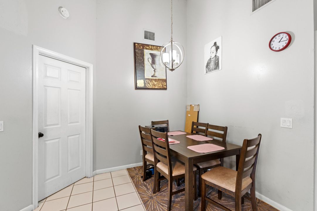 For Sale: $394,500 (3 beds, 2 baths, 1240 Square Feet)