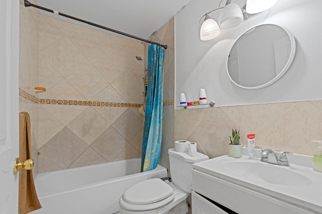 For Sale: $394,500 (3 beds, 2 baths, 1240 Square Feet)