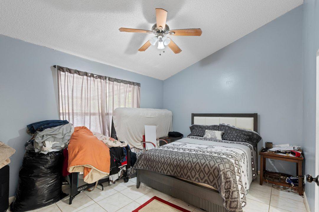 For Sale: $394,500 (3 beds, 2 baths, 1240 Square Feet)