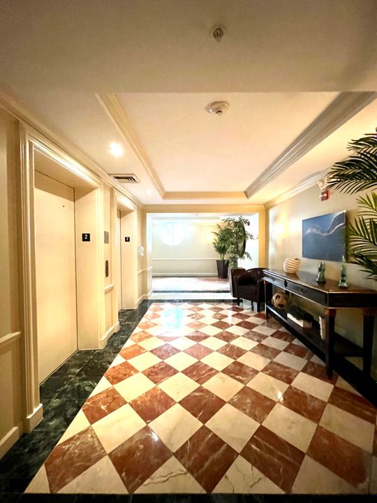 For Rent: $2,750 (2 beds, 2 baths, 1000 Square Feet)