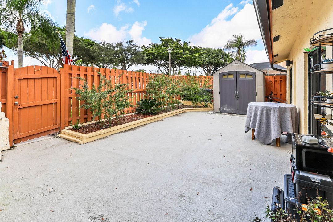 For Sale: $360,000 (2 beds, 2 baths, 1332 Square Feet)