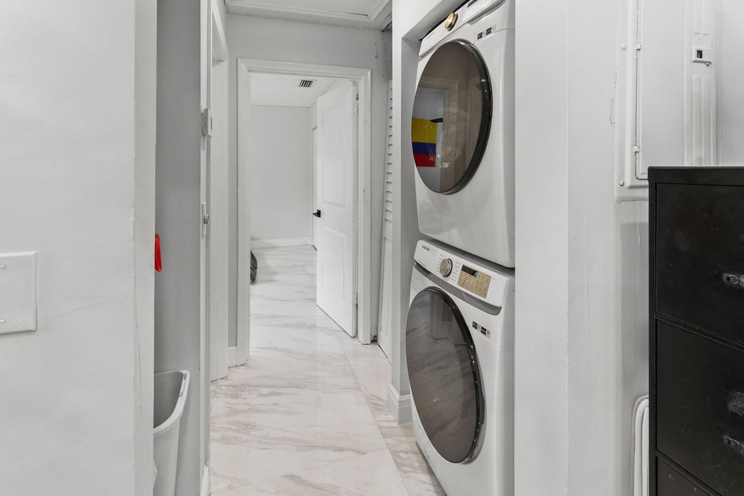 For Sale: $360,000 (2 beds, 2 baths, 1332 Square Feet)