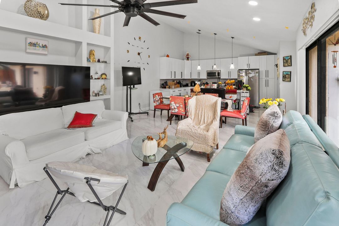 For Sale: $360,000 (2 beds, 2 baths, 1332 Square Feet)