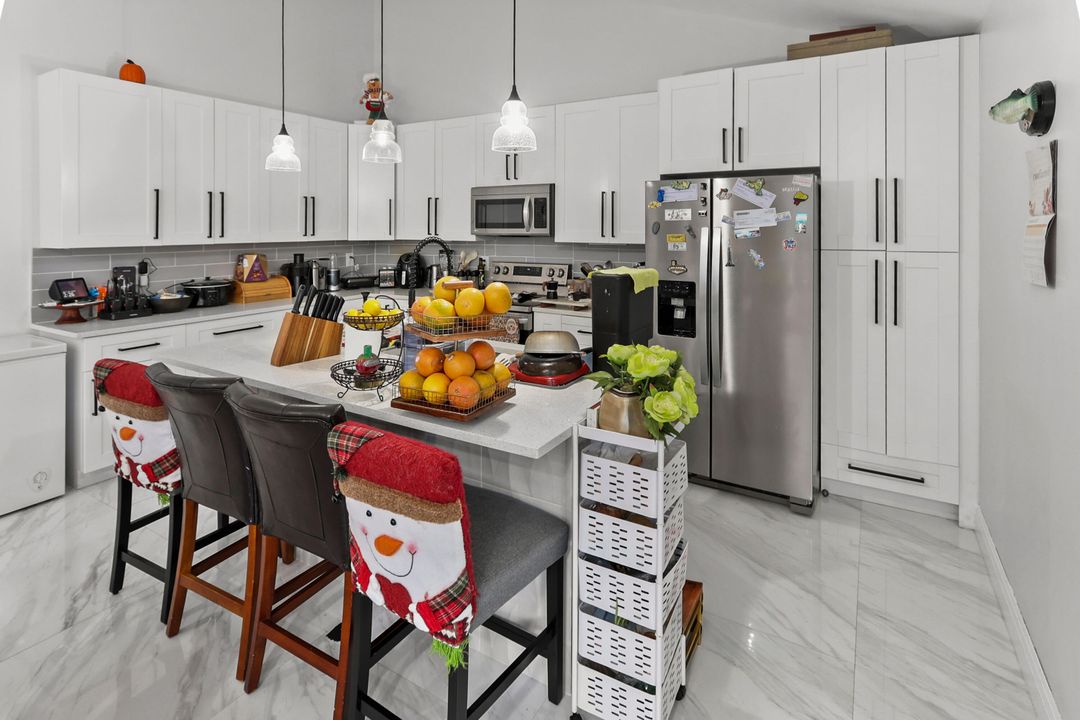 For Sale: $360,000 (2 beds, 2 baths, 1332 Square Feet)