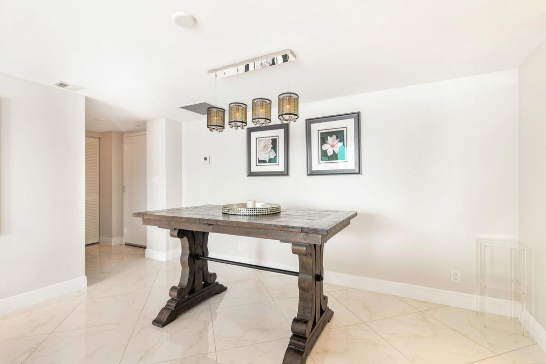 На продажу: $799,000 (2 спален, 2 ванн, 1086 Квадратных фут)