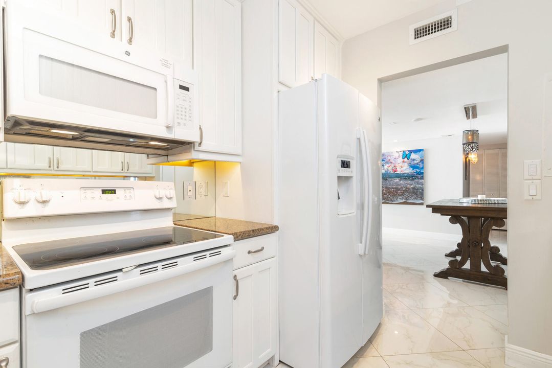 На продажу: $799,000 (2 спален, 2 ванн, 1086 Квадратных фут)