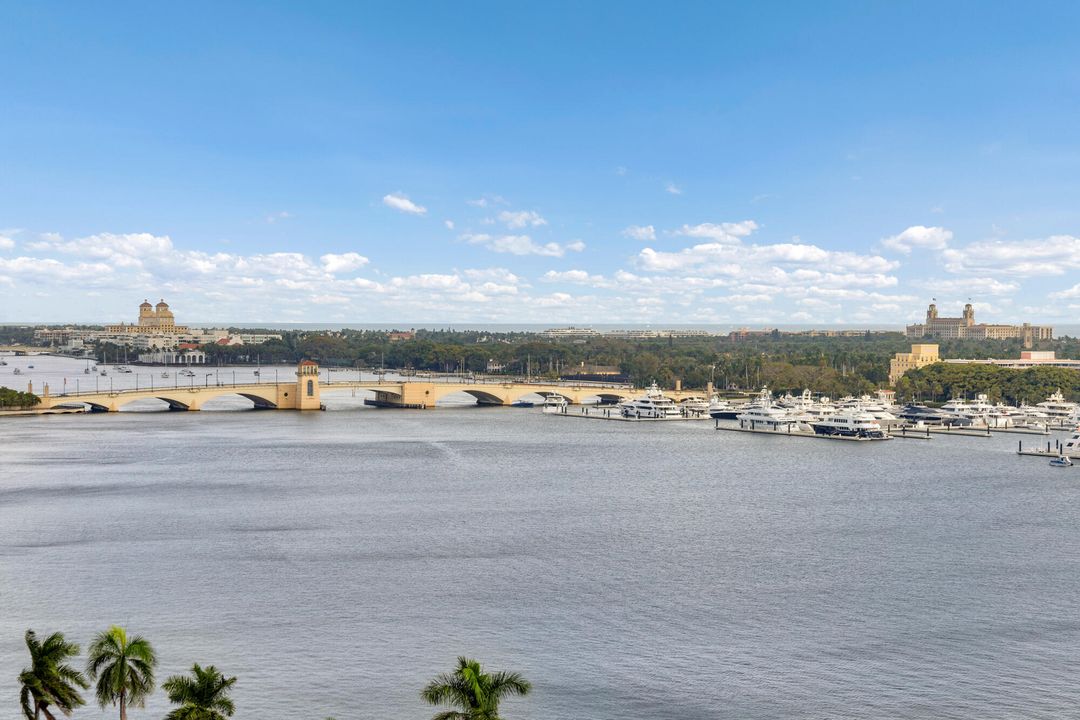 На продажу: $799,000 (2 спален, 2 ванн, 1086 Квадратных фут)